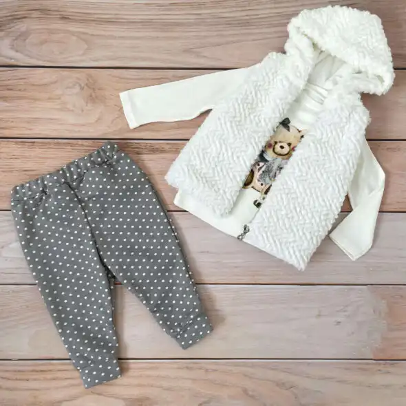 Trodelni kompletić sa krznenim prslukom "Meda"