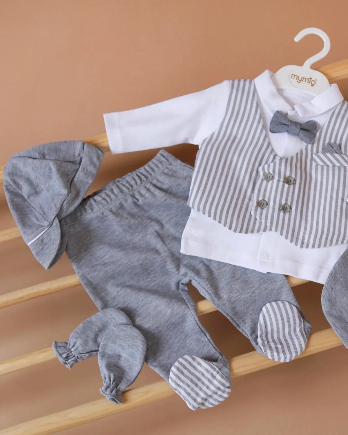 Elegantni sivi set za novorođenče Mymio