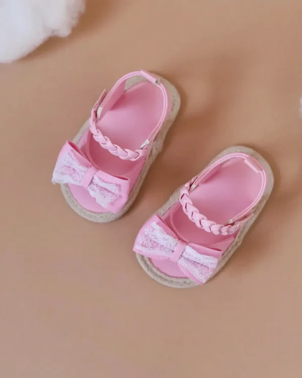 Nehodajuće roze bebi sandalice