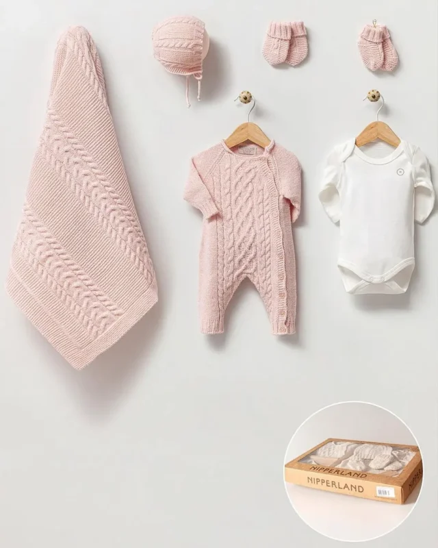 Knit roze set za novorođenče NipperLand