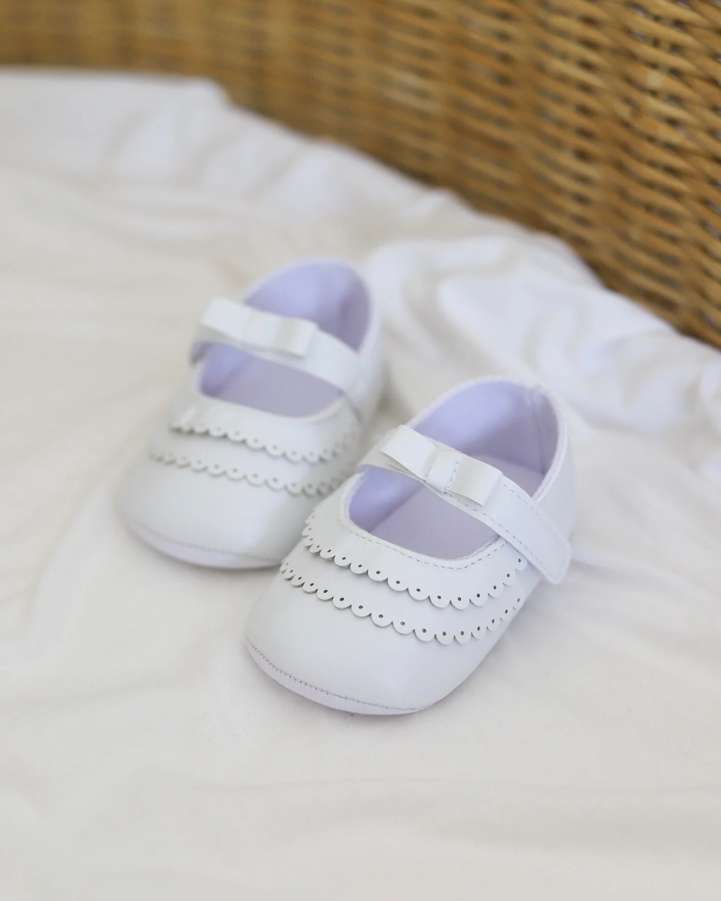 Bele elegantne nehodajuće baletanke Jungle