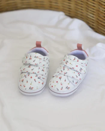 Nehodajuće patike cvetne bele Jungle