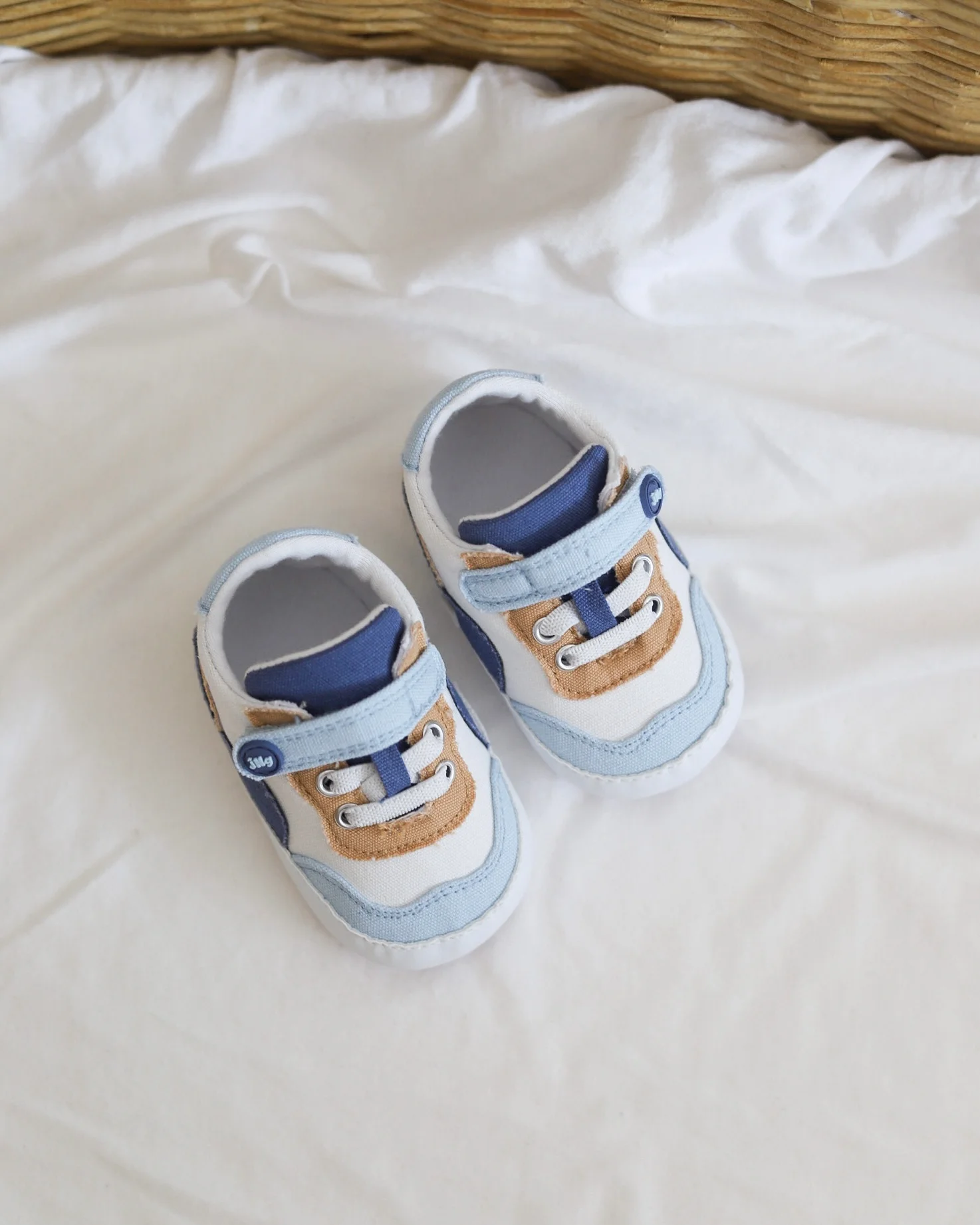 Trobojne nehodajuće patike Jungle